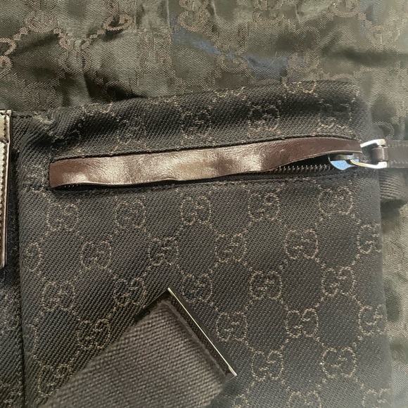 Authentic Gucci waist bum bag with dust bag - Picture 2 of 9